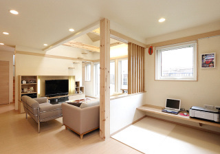 株式会社澤田建築 堺市北区松原 木造アパート、マンション部屋での内装、フルリフォーム大工のお仕事です。 (キッチン、台所の水回りからクロス壁紙貼りまで内装をビフォーアフター致します。)求人情報のメイン画像