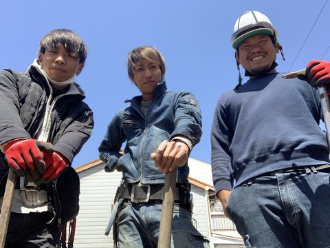 解体 M A N A B E 藤井寺羽曳野堺 一軒家の解体リサイクル(一軒家を解体、潰す作業なので自分のペースで稼働でき女性も頑張っています!現場は和気藹々した雰囲気で楽しさを心がけています。) 求人情報の先輩スタッフから画像